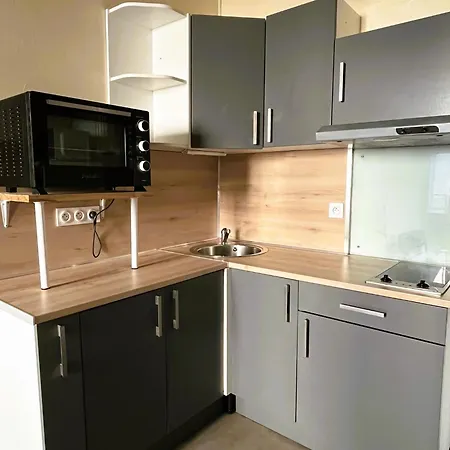 Centre-ville T2 - Parking Public A Proximite - 32 M2 Aurillac